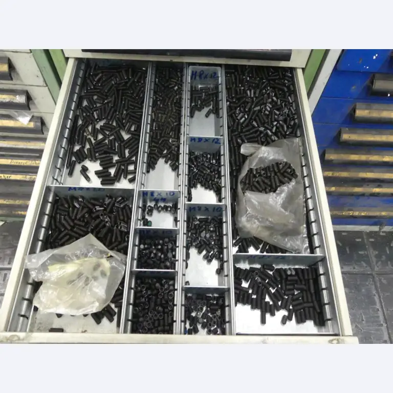 Machines en toebehoren van een voormalige diepdrukkerij-5