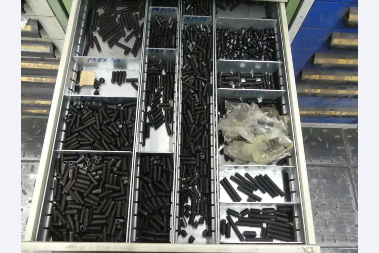 Machines en toebehoren van een voormalige diepdrukkerij-6