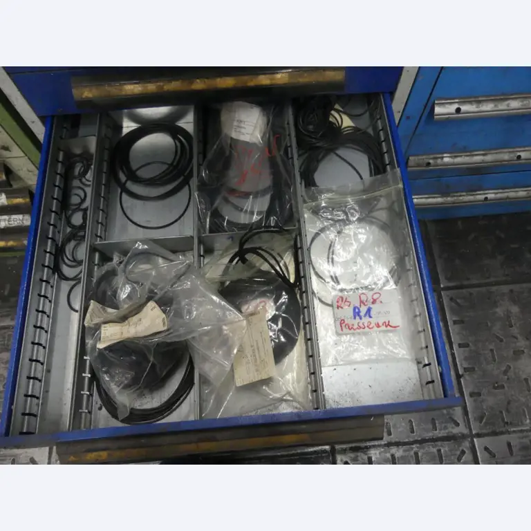 Maschinelle Einrichtung sowie Zubehör einer ehemaligen Tiefdruckerei-9