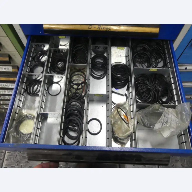 Maschinelle Einrichtung sowie Zubehör einer ehemaligen Tiefdruckerei-4