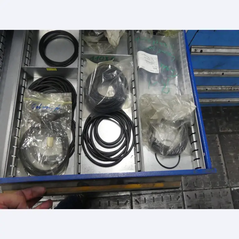 Maschinelle Einrichtung sowie Zubehör einer ehemaligen Tiefdruckerei-6