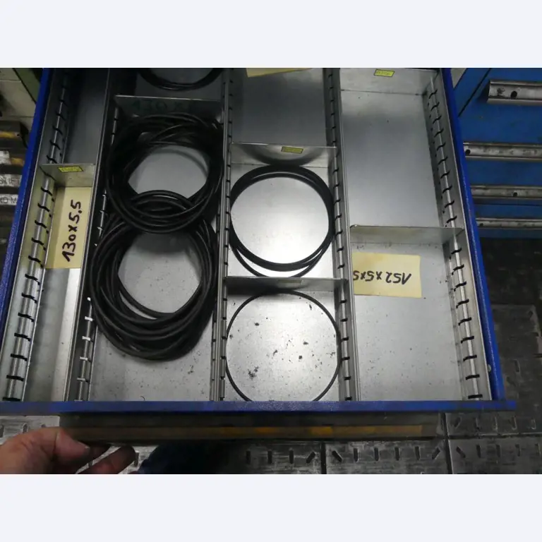 Maschinelle Einrichtung sowie Zubehör einer ehemaligen Tiefdruckerei-7