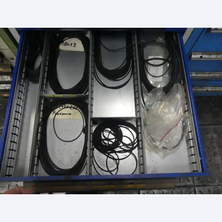 Maschinelle Einrichtung sowie Zubehör einer ehemaligen Tiefdruckerei-8