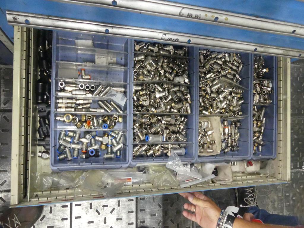 Maquinaria y accesorios de una antigua imprenta de huecograbado-5