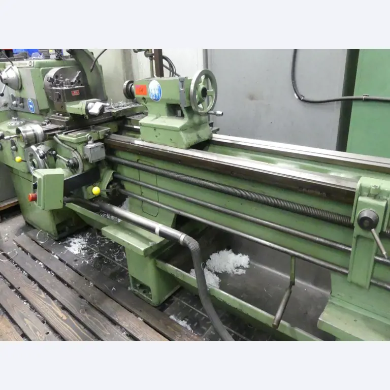 Equipement mécanique et accessoires d'une ancienne imprimerie en héliogravure-3