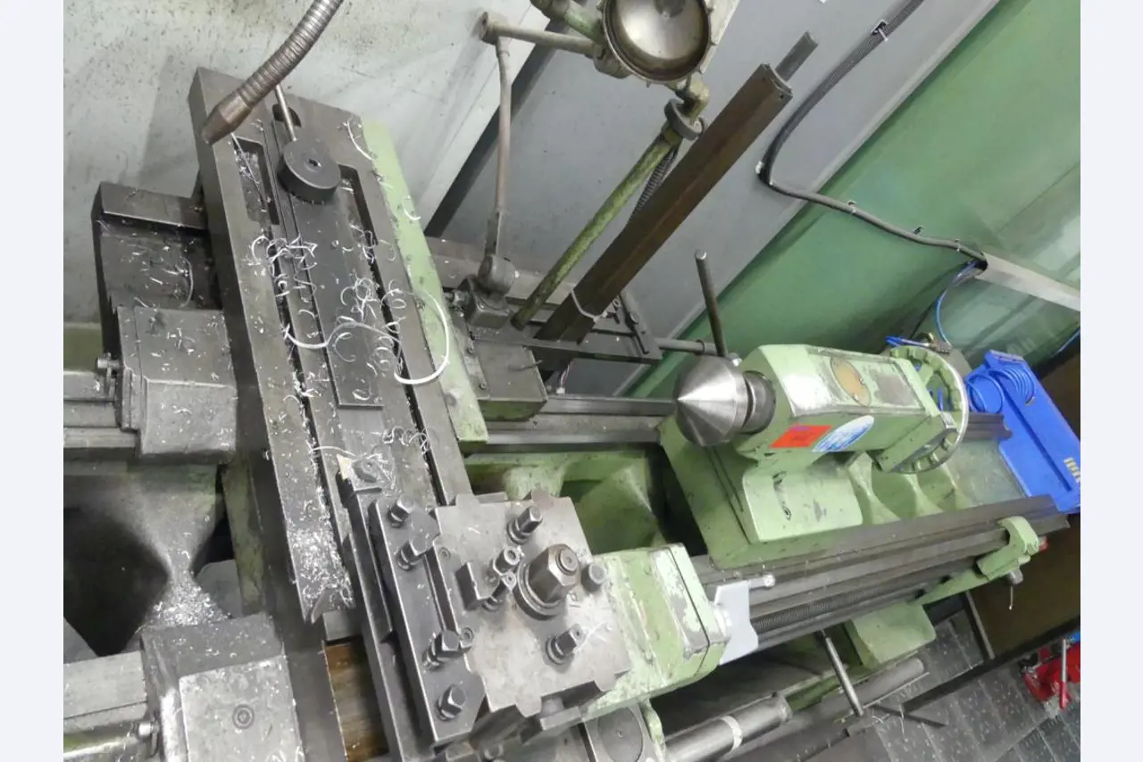 Equipement mécanique et accessoires d'une ancienne imprimerie en héliogravure-6