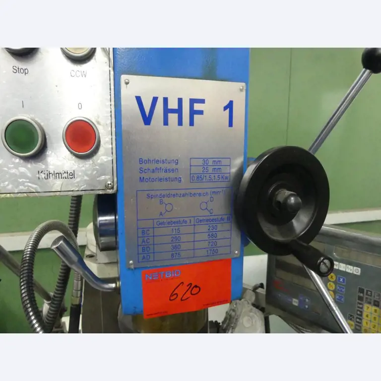 Equipement mécanique et accessoires d'une ancienne imprimerie en héliogravure-2