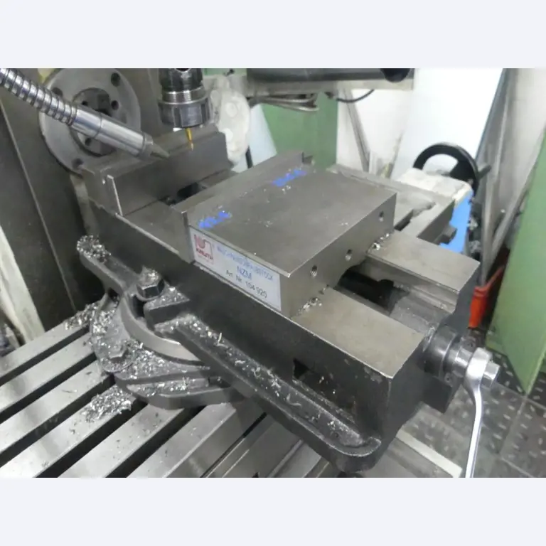 Equipement mécanique et accessoires d'une ancienne imprimerie en héliogravure-3