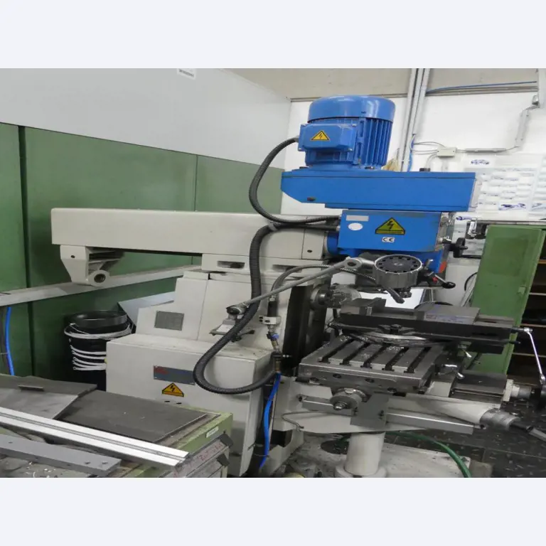 Equipement mécanique et accessoires d'une ancienne imprimerie en héliogravure-5