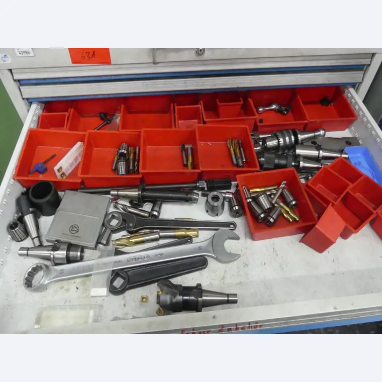 Maquinaria y accesorios de una antigua imprenta de huecograbado-4