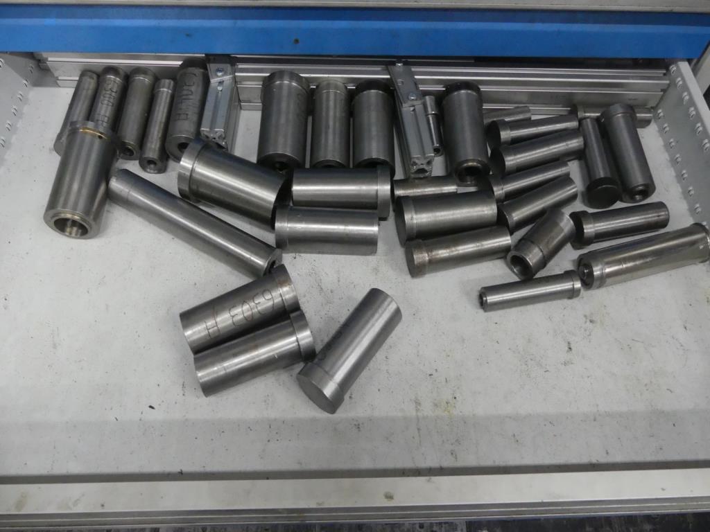 Maquinaria y accesorios de una antigua imprenta de huecograbado-6