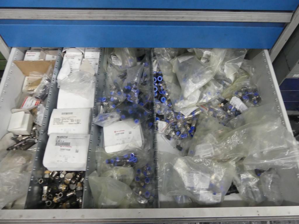 Maquinaria y accesorios de una antigua imprenta de huecograbado-8