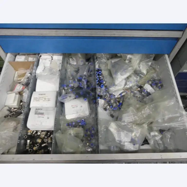 Maquinaria y accesorios de una antigua imprenta de huecograbado-8