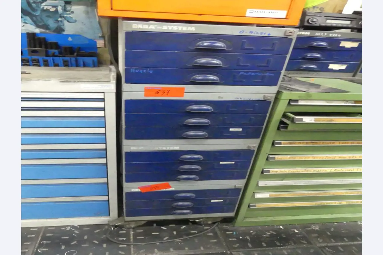 Stroje a příslušenství z bývalé hlubotiskové tiskárny-1