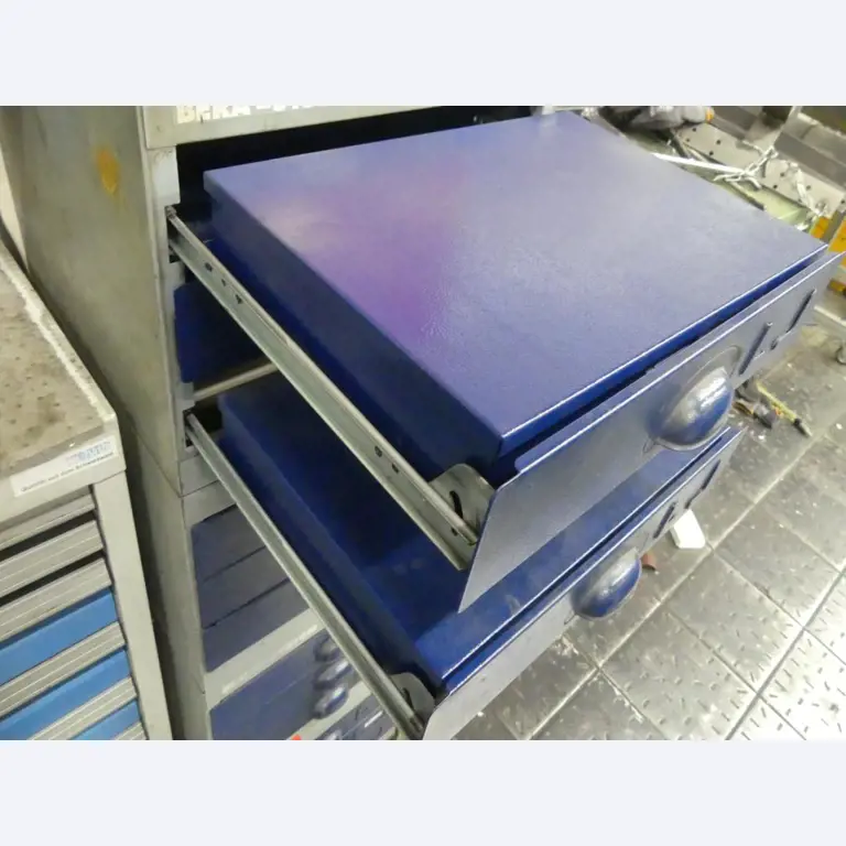 Stroje a příslušenství z bývalé hlubotiskové tiskárny-2