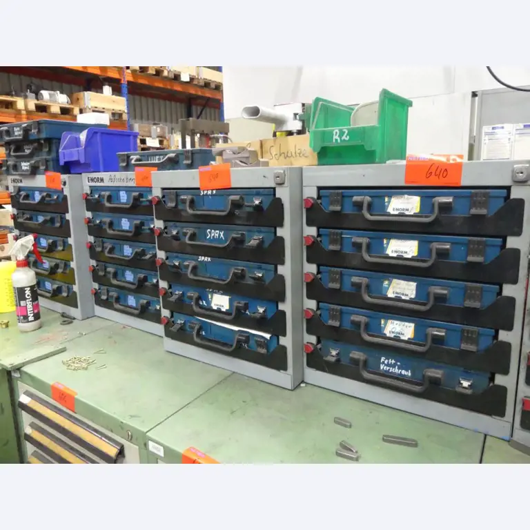 Maschinelle Einrichtung sowie Zubehör einer ehemaligen Tiefdruckerei-1