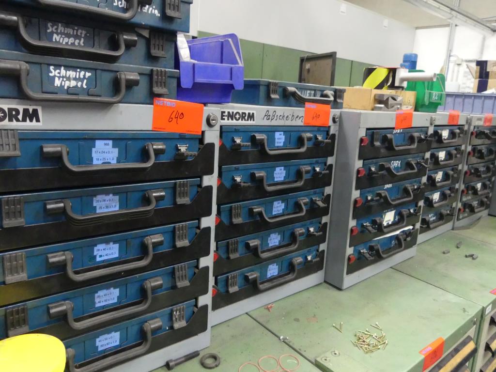 Maschinelle Einrichtung sowie Zubehör einer ehemaligen Tiefdruckerei-2