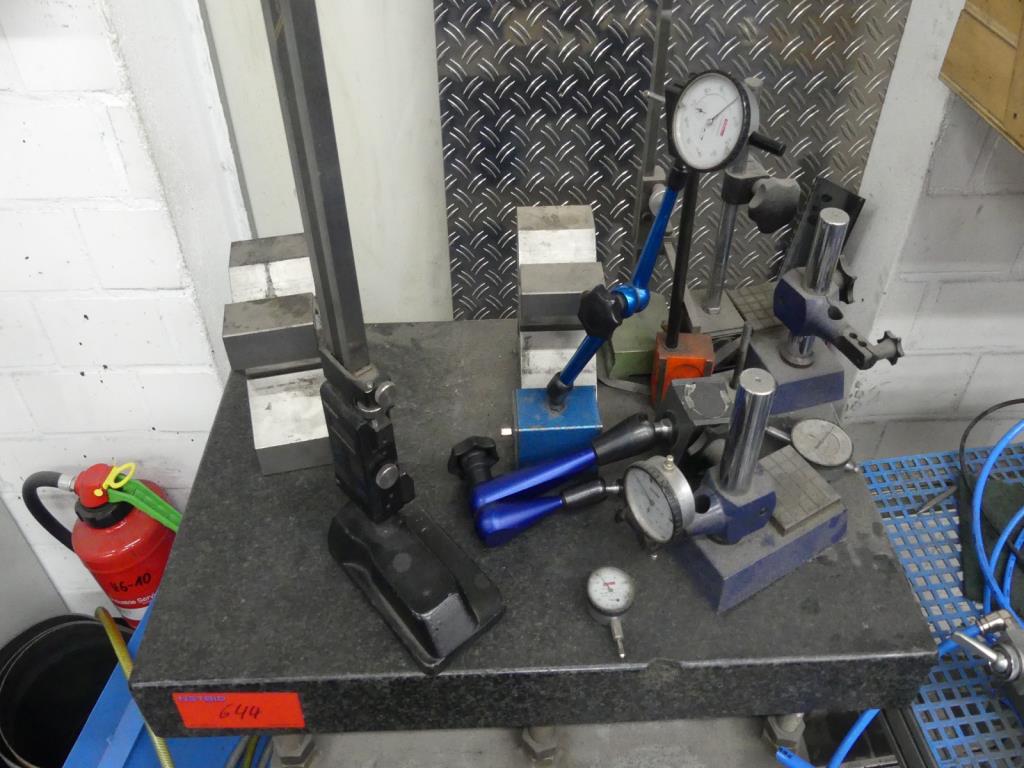 Maquinaria y accesorios de una antigua imprenta de huecograbado-2