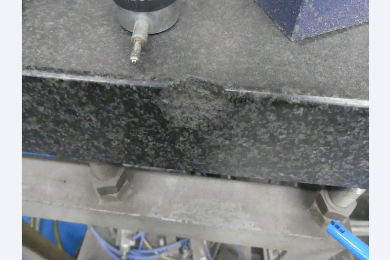 Maquinaria y accesorios de una antigua imprenta de huecograbado-3