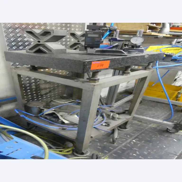 Maquinaria y accesorios de una antigua imprenta de huecograbado-4