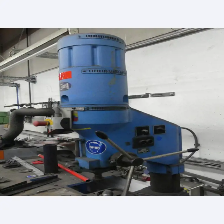 Maquinaria y accesorios de una antigua imprenta de huecograbado-2