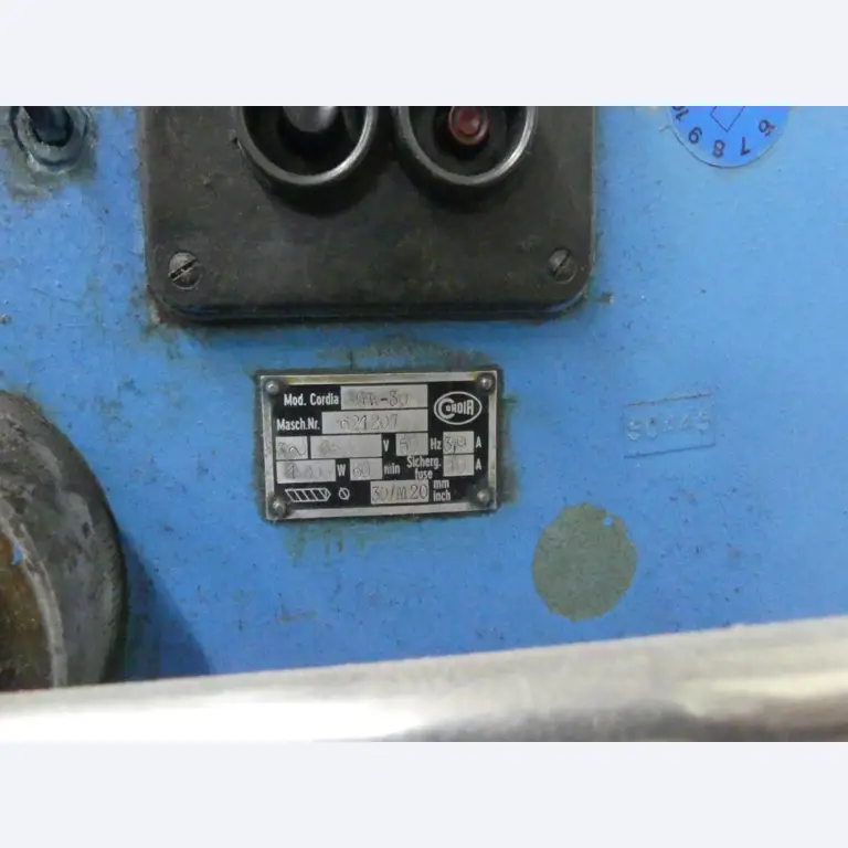 Maquinaria y accesorios de una antigua imprenta de huecograbado-4