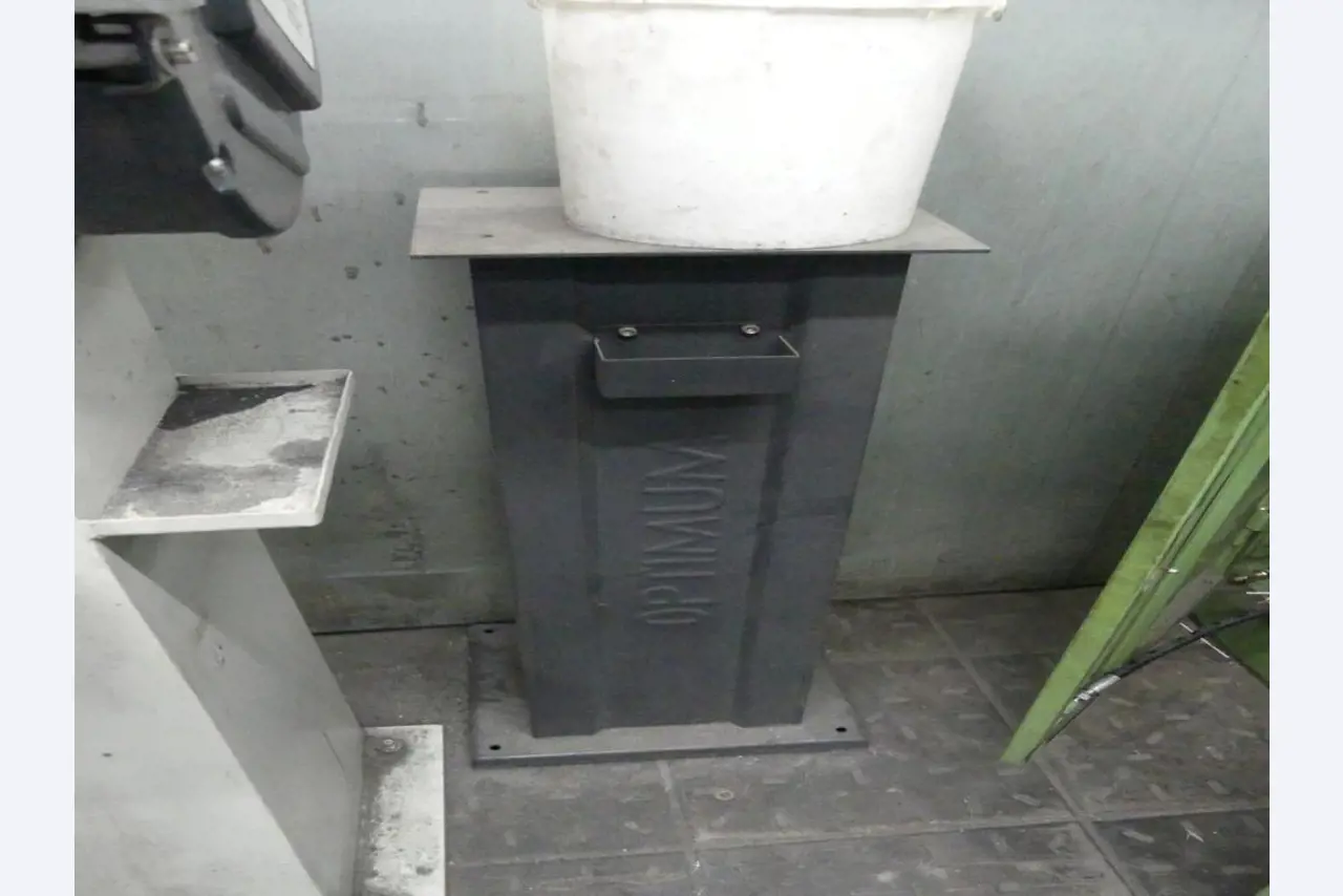 Maschinelle Einrichtung sowie Zubehör einer ehemaligen Tiefdruckerei-2