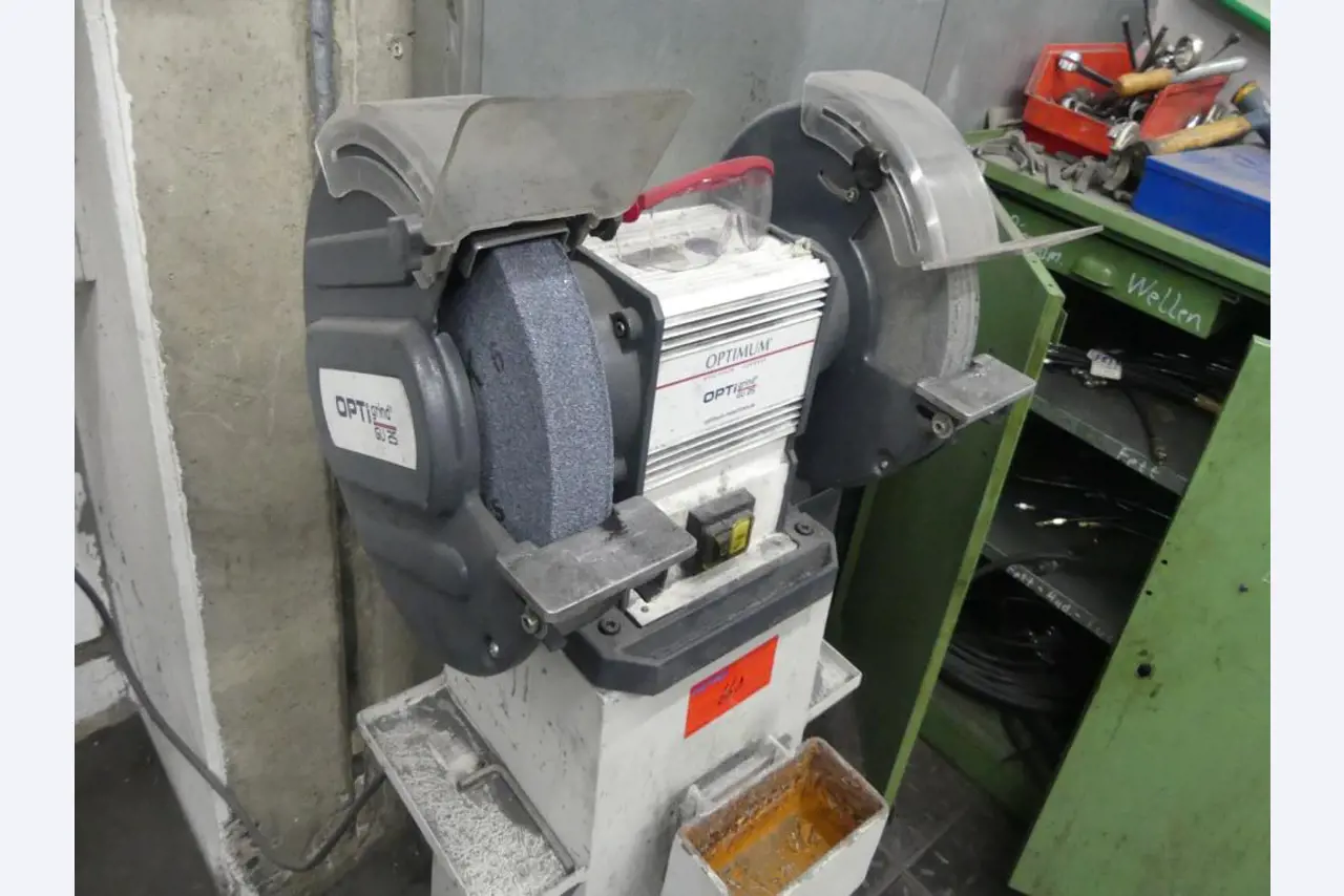 Maschinelle Einrichtung sowie Zubehör einer ehemaligen Tiefdruckerei-5