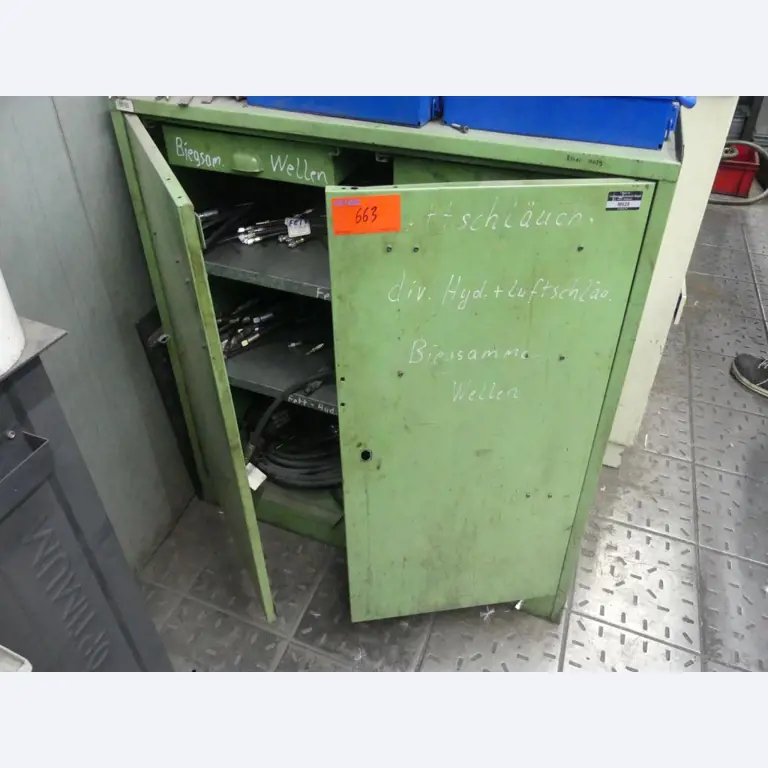 Maquinaria y accesorios de una antigua imprenta de huecograbado-1