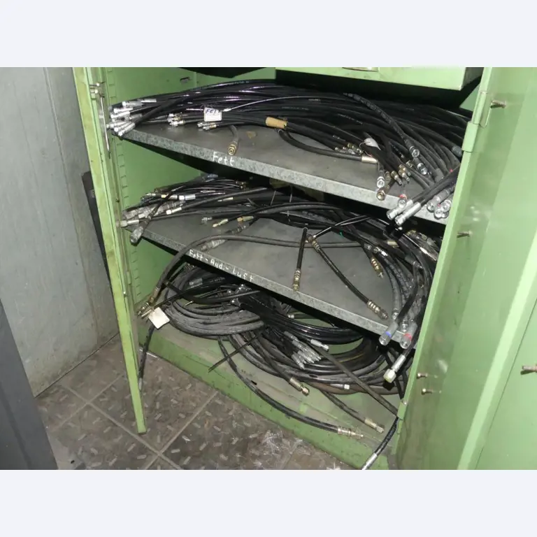 Maquinaria y accesorios de una antigua imprenta de huecograbado-2