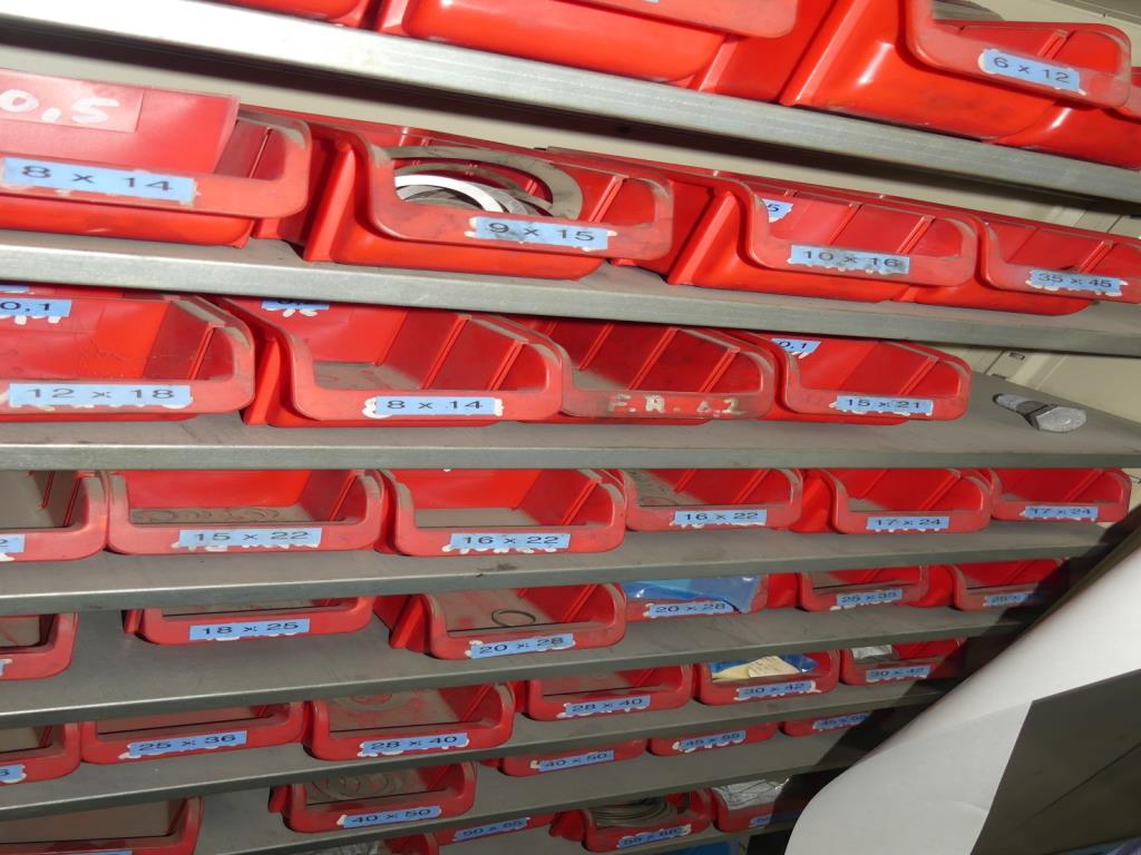 Máquinas e acessórios de uma antiga fábrica de impressão de gravuras-11