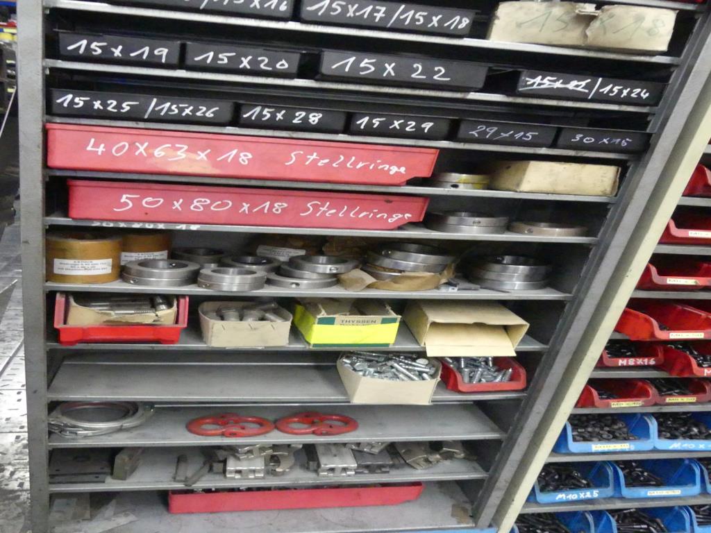 Máquinas e acessórios de uma antiga fábrica de impressão de gravuras-2