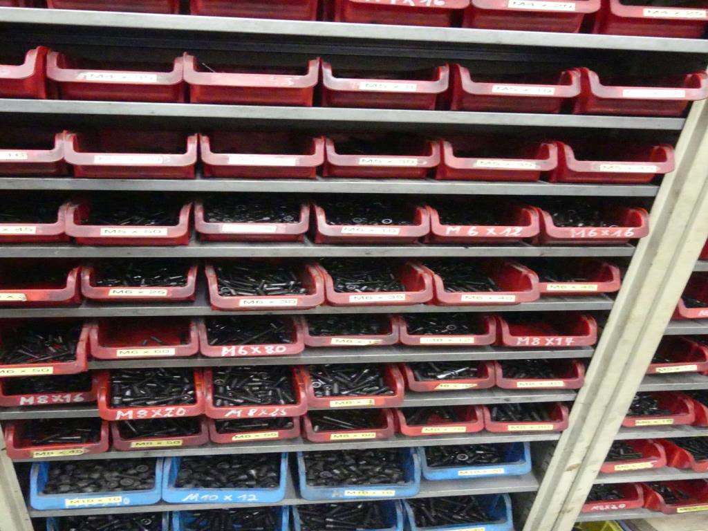 Máquinas e acessórios de uma antiga fábrica de impressão de gravuras-3