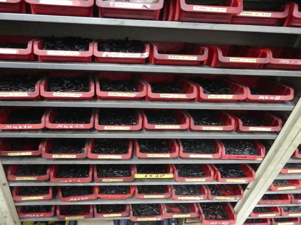 Máquinas e acessórios de uma antiga fábrica de impressão de gravuras-4