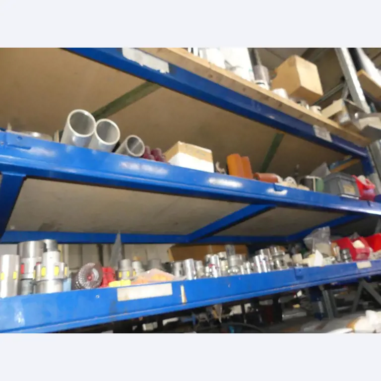 Equipement mécanique et accessoires d'une ancienne imprimerie en héliogravure-12