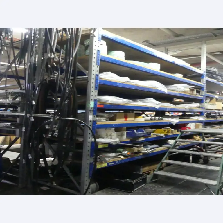 Equipement mécanique et accessoires d'une ancienne imprimerie en héliogravure-1