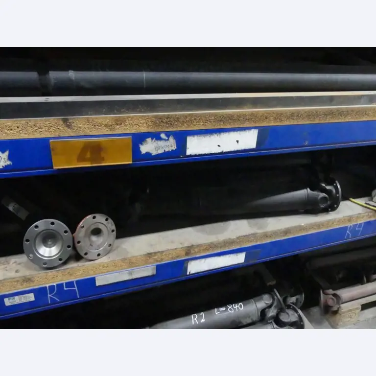 Equipement mécanique et accessoires d'une ancienne imprimerie en héliogravure-7