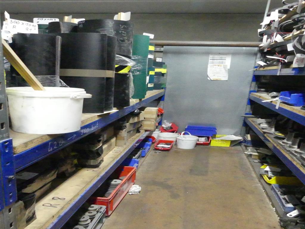 Máquinas e acessórios de uma antiga fábrica de impressão de gravuras-18