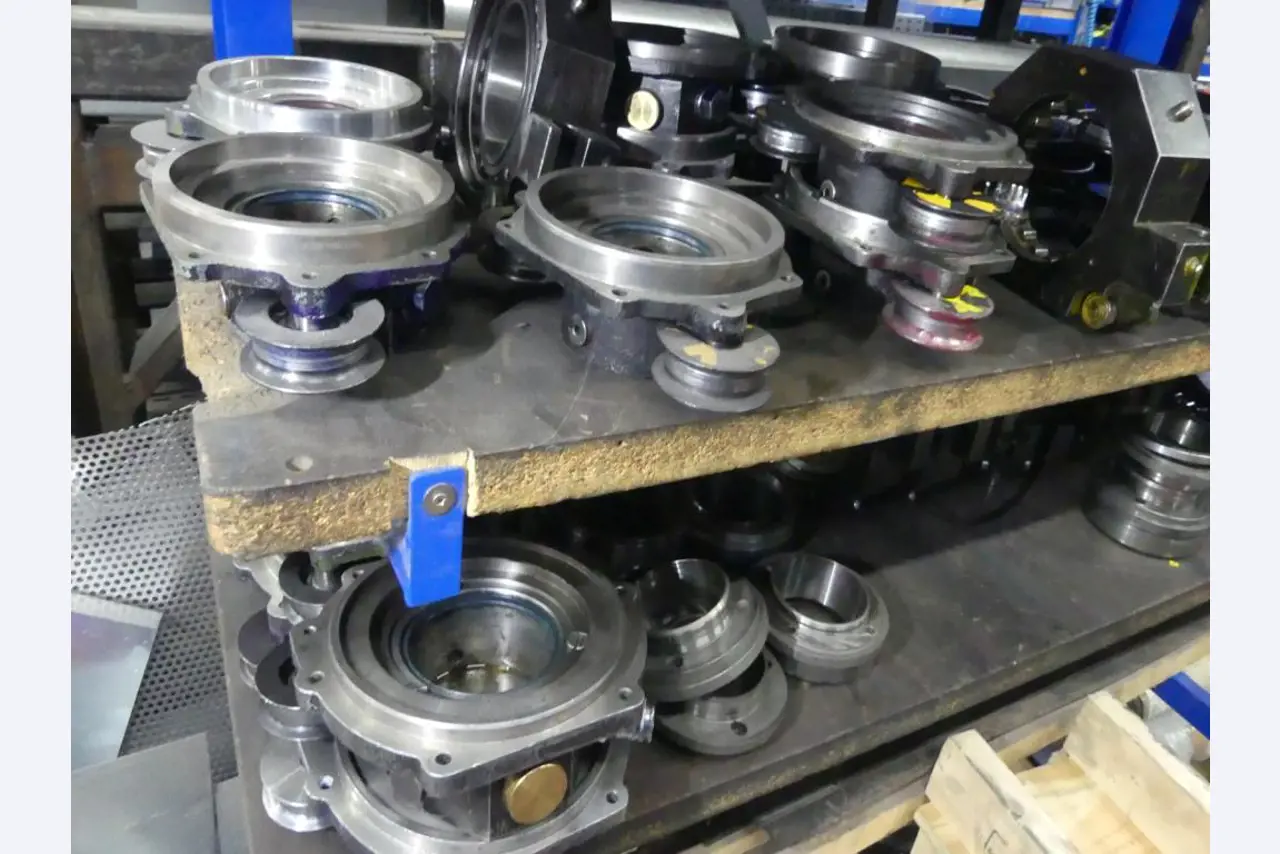 Maschinelle Einrichtung sowie Zubehör einer ehemaligen Tiefdruckerei-9