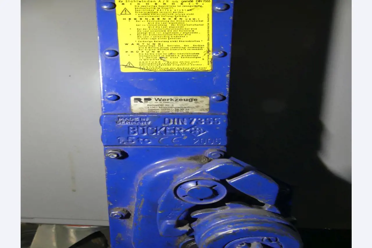 Maschinelle Einrichtung sowie Zubehör einer ehemaligen Tiefdruckerei-3