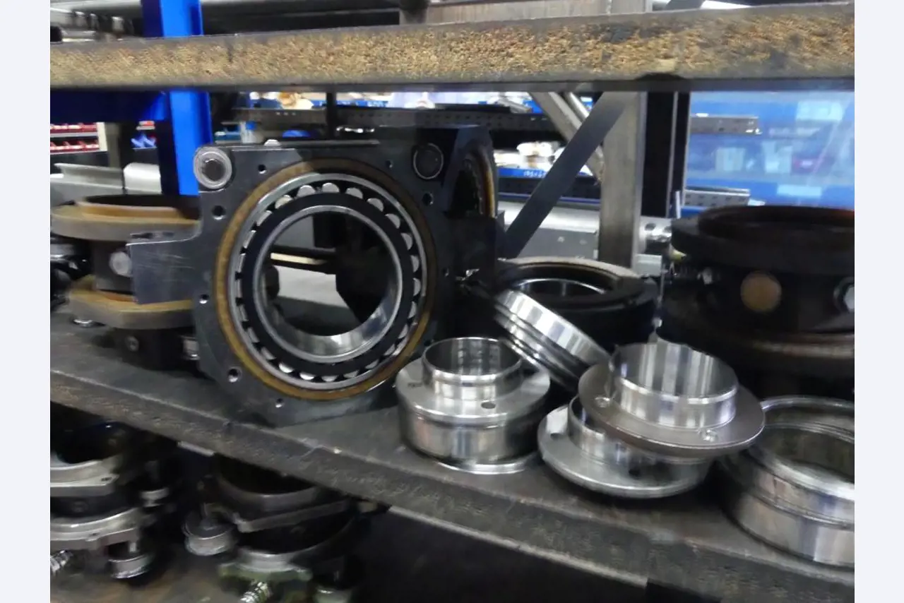 Maschinelle Einrichtung sowie Zubehör einer ehemaligen Tiefdruckerei-6