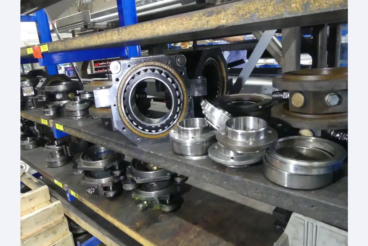 Maschinelle Einrichtung sowie Zubehör einer ehemaligen Tiefdruckerei-7