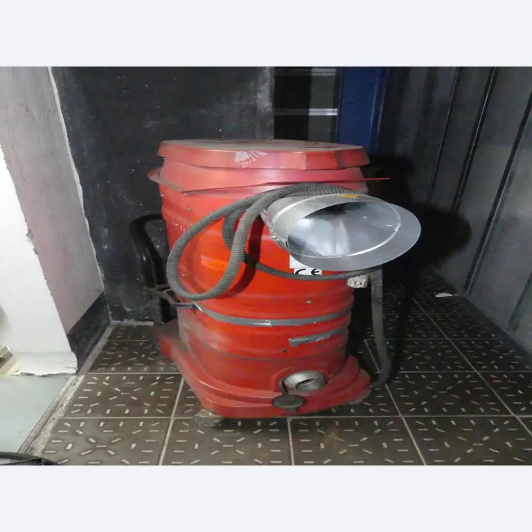 Equipement mécanique et accessoires d'une ancienne imprimerie en héliogravure-1