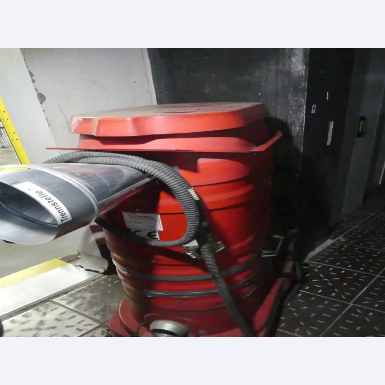 Equipement mécanique et accessoires d'une ancienne imprimerie en héliogravure-2