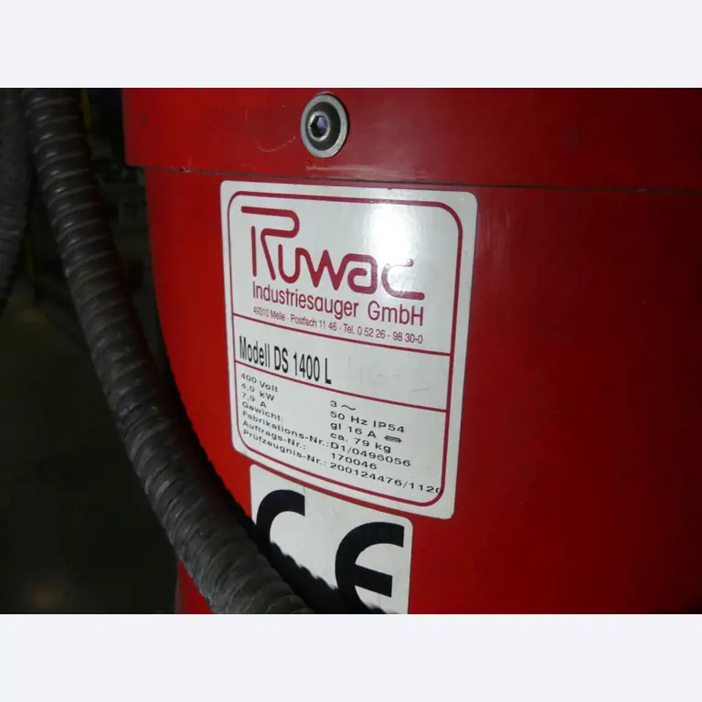 Equipement mécanique et accessoires d'une ancienne imprimerie en héliogravure-3