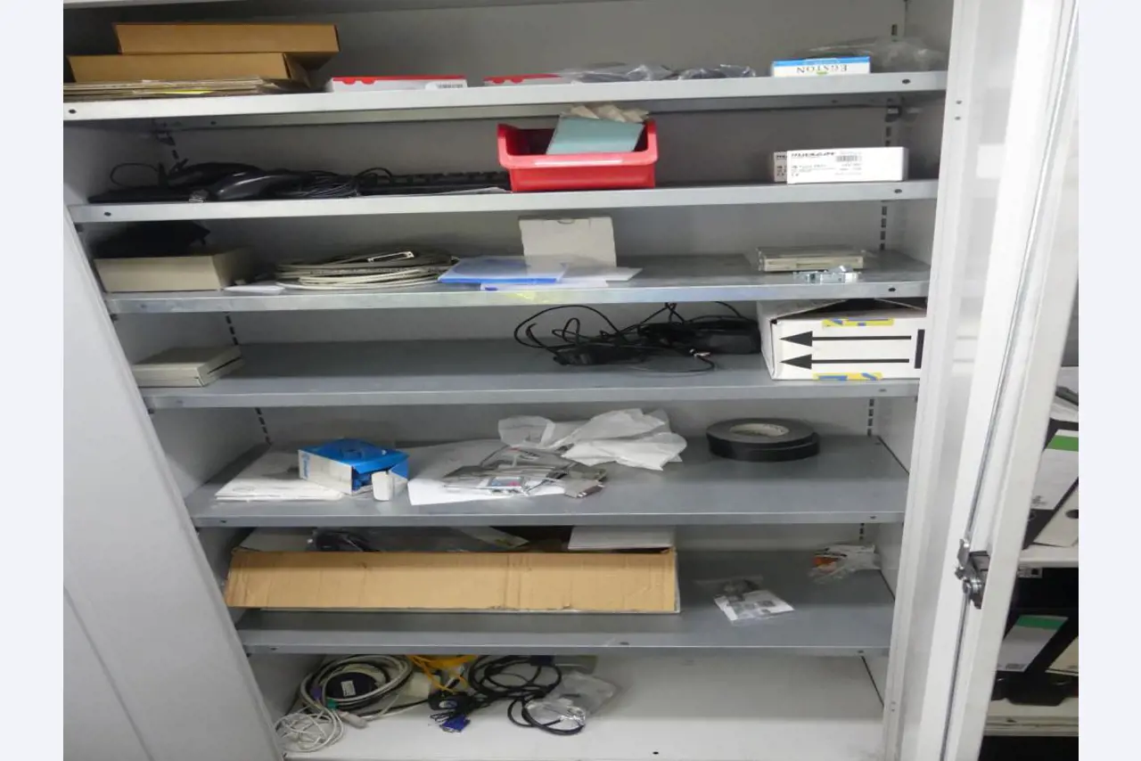 Maschinelle Einrichtung sowie Zubehör einer ehemaligen Tiefdruckerei-2