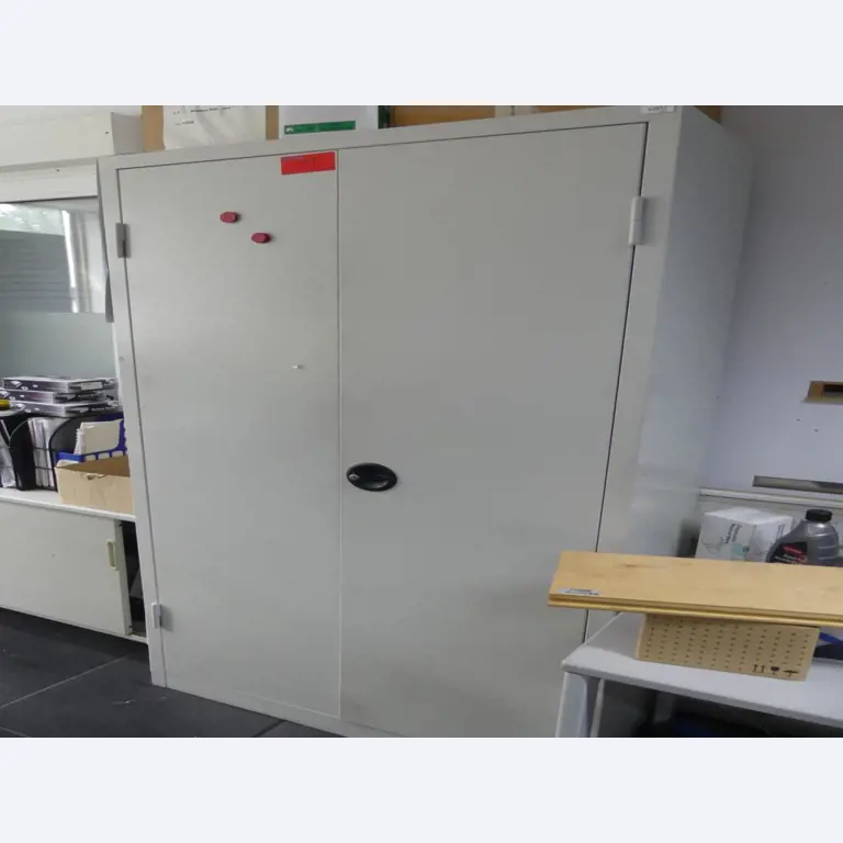 Stroje a příslušenství z bývalé hlubotiskové tiskárny-1