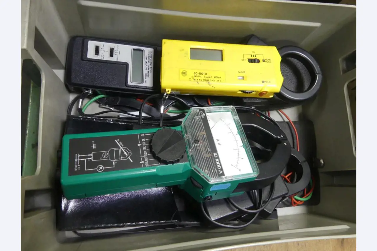 Stroje a příslušenství z bývalé hlubotiskové tiskárny-1