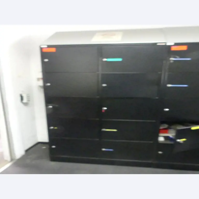 Maquinaria y accesorios de una antigua imprenta de huecograbado-1