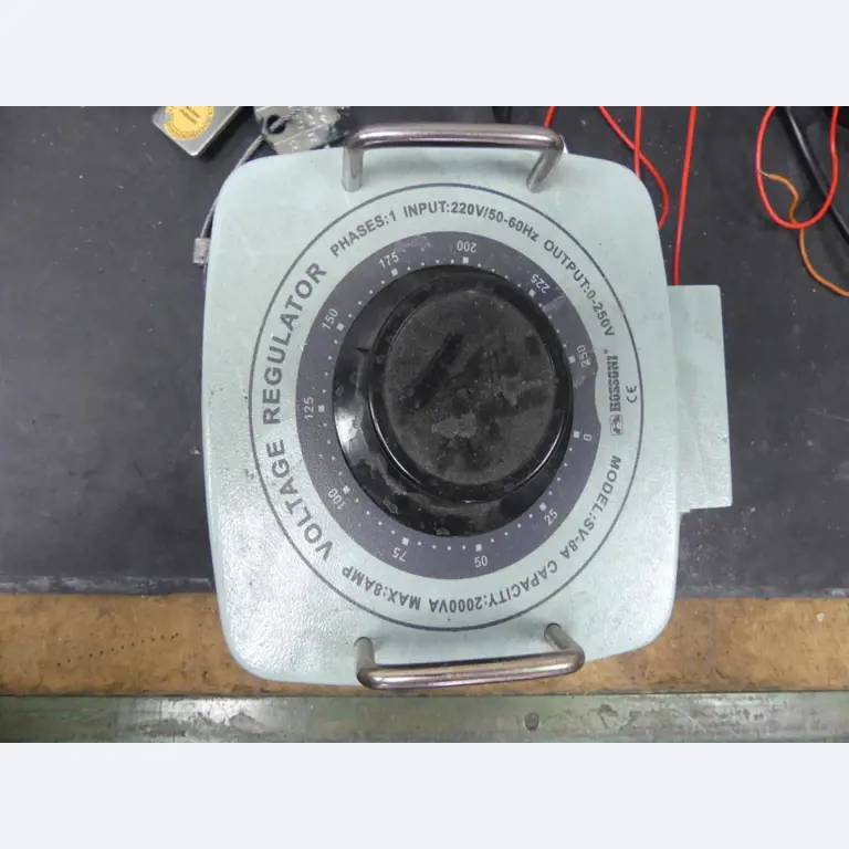 Maquinaria y accesorios de una antigua imprenta de huecograbado-1